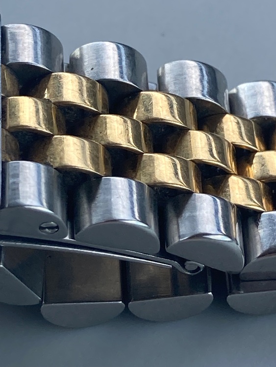 ロレックス デイトジャスト 16233G（高級時計）の商品画像 - 査定依頼日：2025年6月18日 - 最高査定価格：830,000円