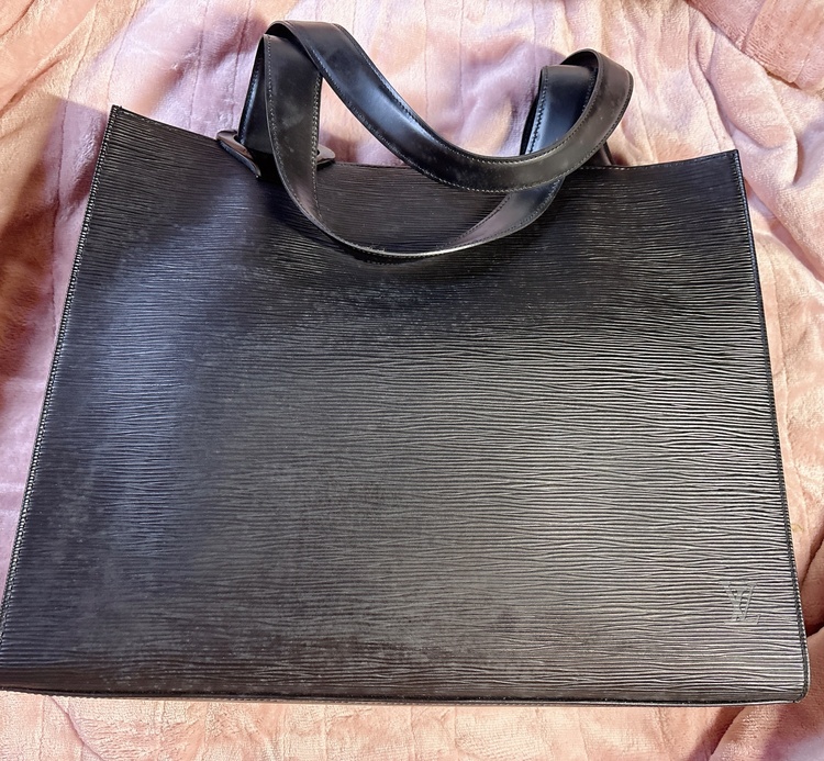 ルイヴィトン エピ（ブランドバッグ）の商品画像 - 査定依頼日：2026年1月26日 - 最高査定価格：55,000円