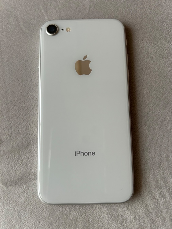 iPhone8 64GB SIMフリー（スマホ）の商品画像 - 査定依頼日：2026年2月26日 - 最高査定価格：4,000円