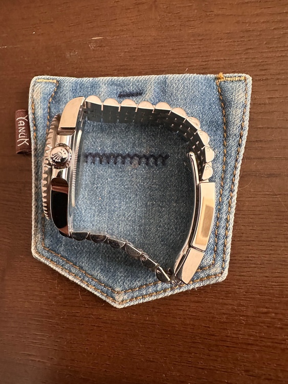 ロレックス GMTマスター 126710（高級時計）の商品画像 - 査定依頼日：2026年3月30日 - 最高査定価格：3,050,000円