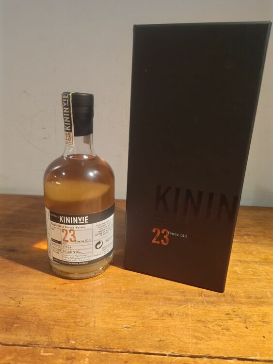 キニンヴィ23（お酒）の商品画像 - 査定依頼日：2025年11月25日 - 最高査定価格：16,000円