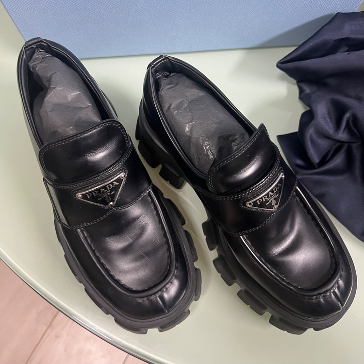 プラダ  （ブランドバッグ）の商品画像 - 査定依頼日：2025年12月15日 - 最高査定価格：55,000円