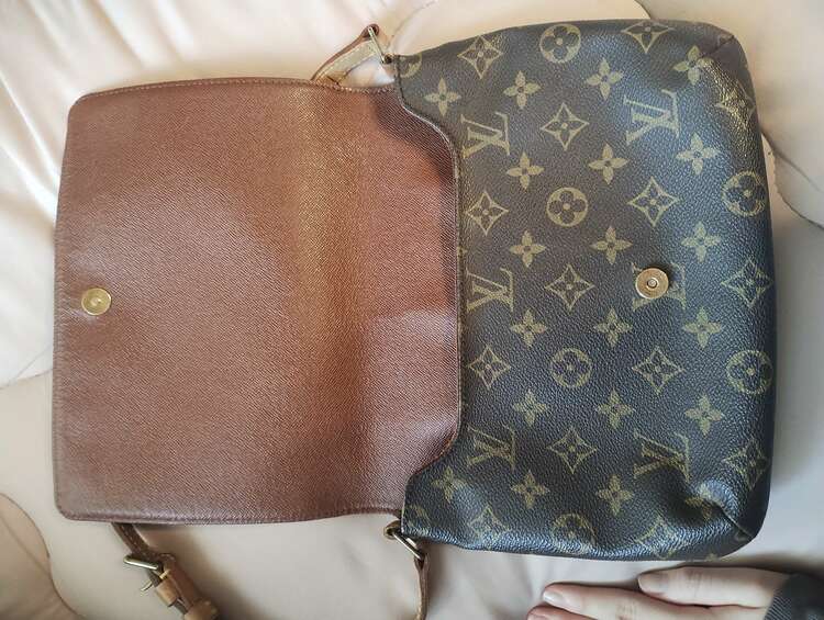 イブサンローラン  （ブランドバッグ）の商品画像 - 査定依頼日：2025年3月25日 - 最高査定価格：70,000円