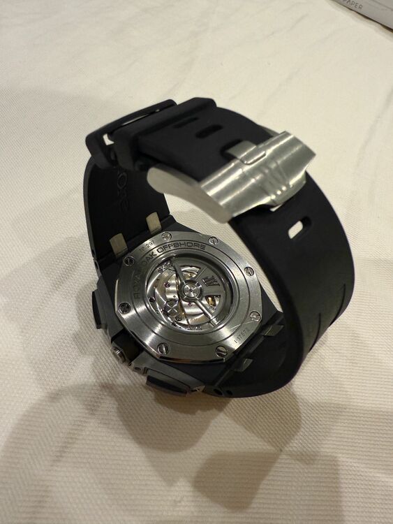 オーデマピゲ ロイヤルオークオフショア （高級時計）の商品画像 - 査定依頼日：2025年6月3日 - 最高査定価格：3,300,000円