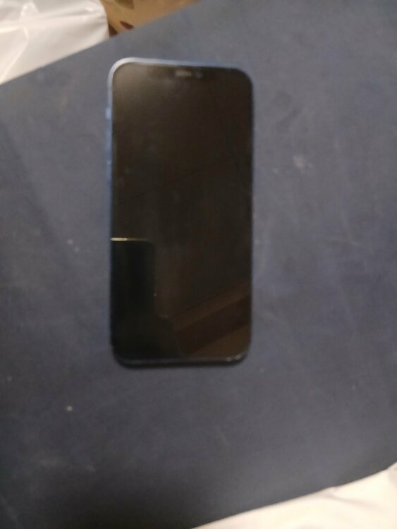 iPhone iPhone 12 64GB au（スマホ）の商品画像 - 査定依頼日：2026年8月2日 - 最高査定価格：20,000円