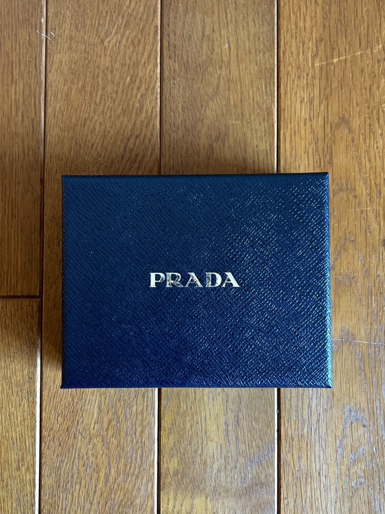 1mc086 PRADAカードケース（ブランド財布・小物）の商品画像 - 査定依頼日：2026年10月4日 - 最高査定価格：14,000円