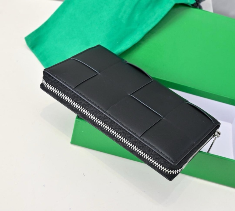 ボッテガ・ヴェネタ  （ブランドバッグ）の商品画像 - 査定依頼日：2025年7月13日 - 最高査定価格：50,000円