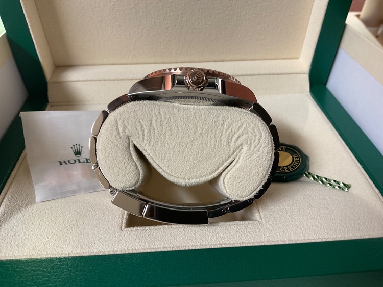 ロレックス GMTマスター （高級時計）の商品画像 - 査定依頼日：2025年6月21日 - 最高査定価格：3,020,000円