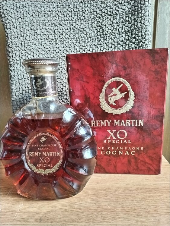 レミーマルタン　XO（お酒）の商品画像 - 査定依頼日：2026年4月8日 - 最高査定価格：12,000円