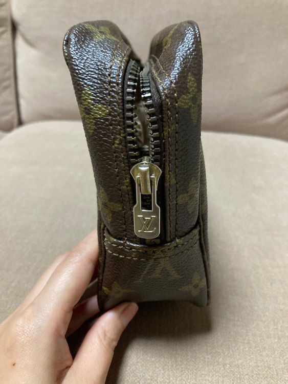 ルイヴィトン（ブランド財布・小物）の商品画像 - 査定依頼日：2023年8月15日 - 最高査定価格：15,000円