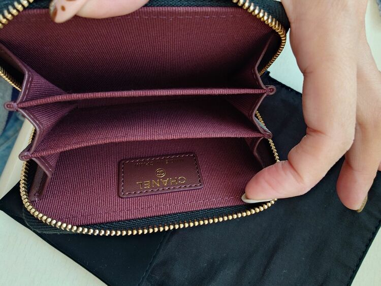 クラシック ジップ コインパース   グレインド カーフスキン  ブラック（ブランド財布・小物）の商品画像 - 査定依頼日：2025年10月15日 - 最高査定価格：80,000円