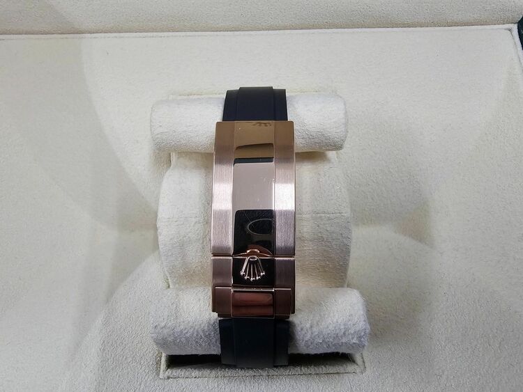 ヨットマスター40（高級時計）の商品画像 - 査定依頼日：2025年10月2日 - 最高査定価格：4,400,000円