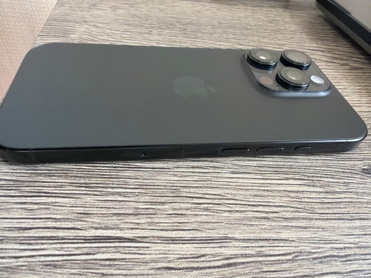 iPhone16pro 256GB（スマホ）の商品画像 - 査定依頼日：2026年9月11日 - 最高査定価格：116,000円