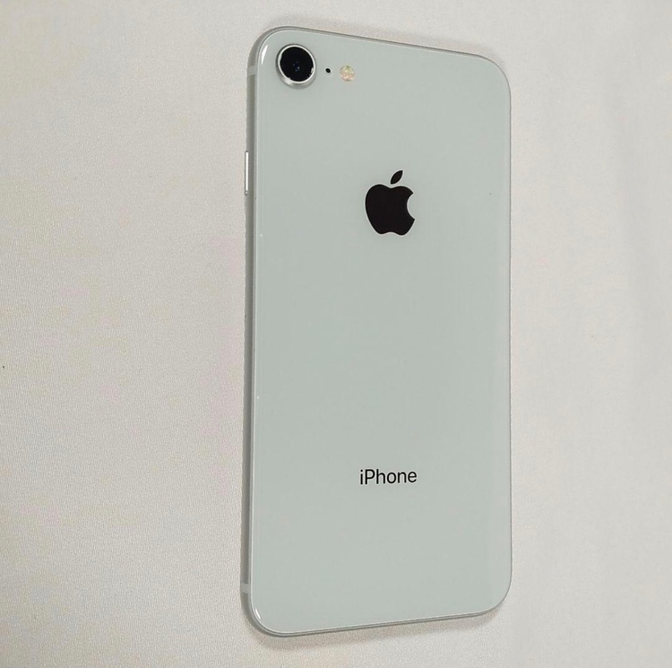 iPhone iPhone8 64GB SIMフリー（スマホ）の商品画像 - 査定依頼日：2026年7月28日 - 最高査定価格：4,500円