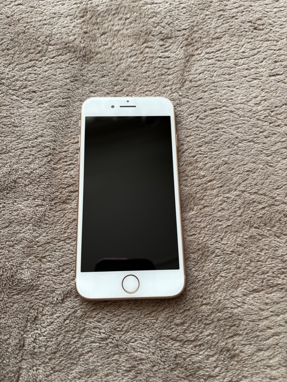 iPhone8（スマホ）の商品画像 - 査定依頼日：2026年5月24日 - 最高査定価格：6,000円