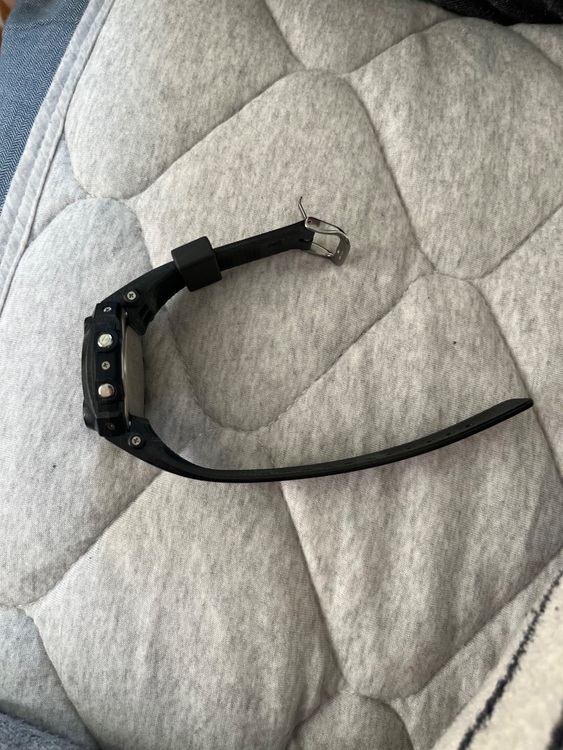 G8000B（高級時計）の商品画像 - 査定依頼日：2025年11月16日 - 最高査定価格：3,000円