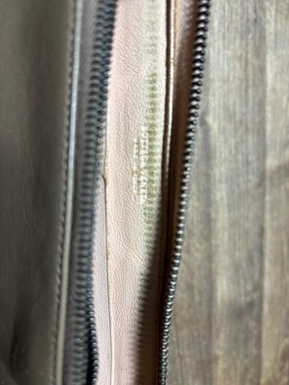 9年前（ブランドバッグ）の商品画像 - 査定依頼日：2025年3月5日 - 最高査定価格：10,000円