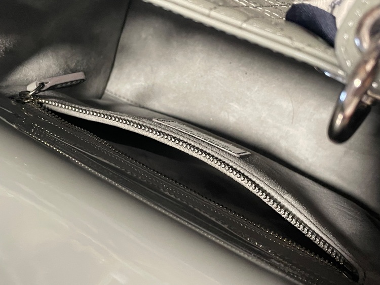 ディオール  （ブランドバッグ）の商品画像 - 査定依頼日：2025年9月18日 - 最高査定価格：240,000円