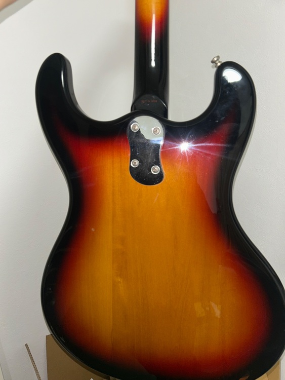 フィルモア モズライト V-65（ピアノ・楽器・PA機材）の商品画像 - 査定依頼日：2025年10月4日 - 最高査定価格：140,000円