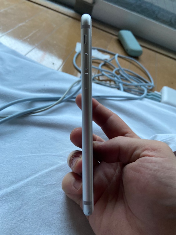 iPhone7 256GB docomo（スマホ）の商品画像 - 査定依頼日：2026年4月17日 - 最高査定価格：3,000円