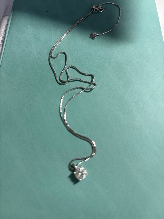 ダイヤモンドネックレス（宝石）の商品画像 - 査定依頼日：2025年5月1日 - 最高査定価格：100,000円