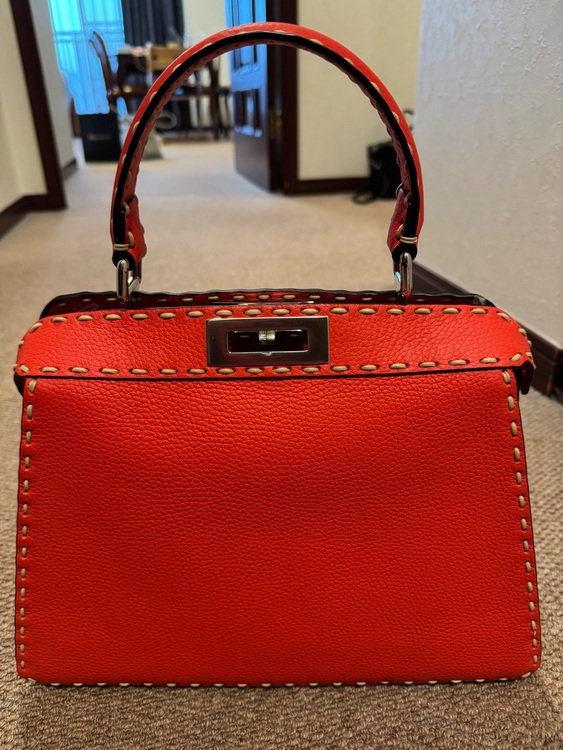 フェンディ  （ブランドバッグ）の商品画像 - 査定依頼日：2025年8月26日 - 最高査定価格：300,000円