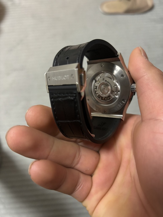 ウブロ クラシックフュージョン :517.NX.0170.LRダ（高級時計）の商品画像 - 査定依頼日：2025年4月30日 - 最高査定価格：1,600,000円