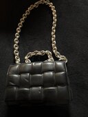 ボッテガ・ヴェネタ  （ブランドバッグ）の商品画像 - 査定依頼日：2024年12月30日 - 最高査定価格：160,000円