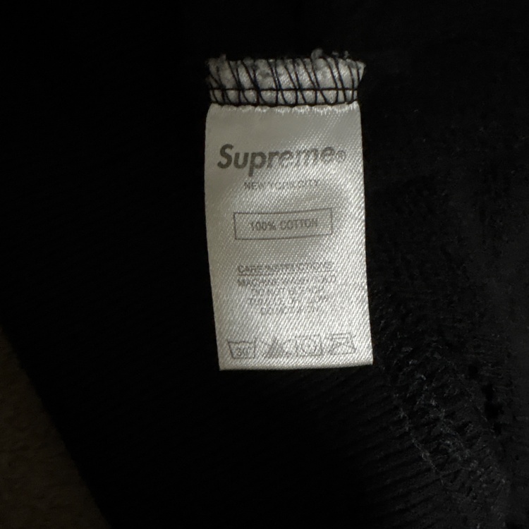 supreme corteiz パーカー（古着・ファッション）の商品画像 - 査定依頼日：2026年3月28日 - 最高査定価格：100,000円