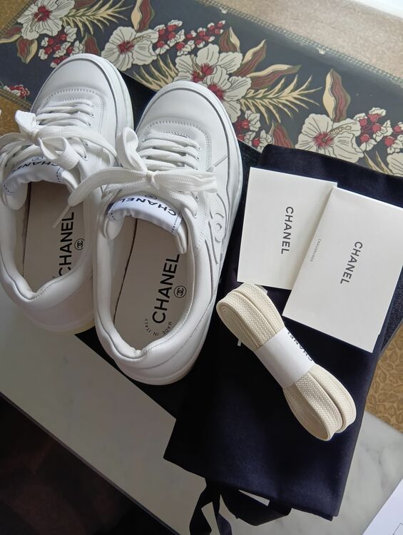 シャネルスニーカーG39978B15923（古着・ファッション）の商品画像 - 査定依頼日：2025年11月6日 - 最高査定価格：100,000円