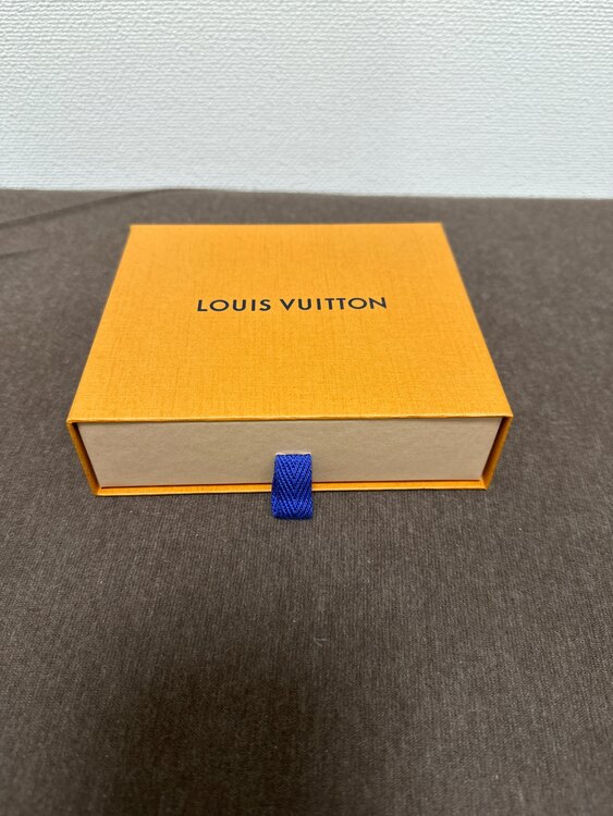 財布（ブランド財布・小物）の商品画像 - 査定依頼日：2025年3月21日 - 最高査定価格：30,000円