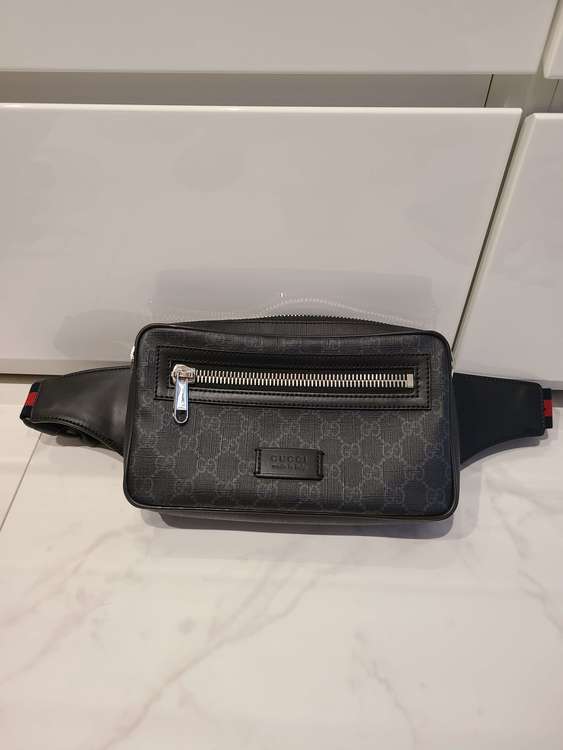 ウエストポーチメンズ（ブランドバッグ）の商品画像 - 査定依頼日：2023年8月30日 - 最高査定価格：80,000円