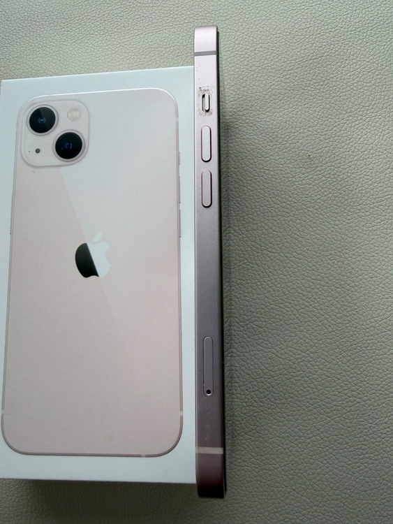 iPhone iPhone 13 128GB SIMフリー（スマホ）の商品画像 - 査定依頼日：2026年6月8日 - 最高査定価格：40,000円