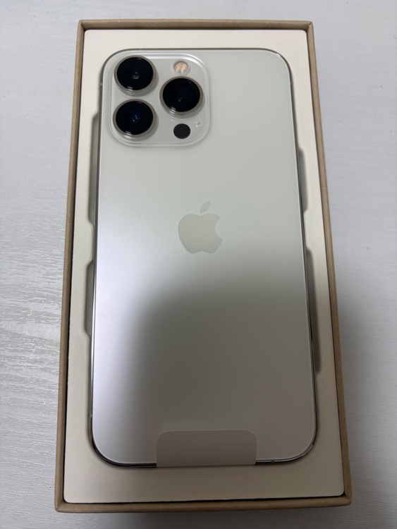 iPhone13Pro ホワイト（スマホ）の商品画像 - 査定依頼日：2026年3月7日 - 最高査定価格：55,000円