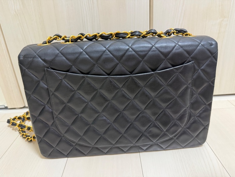 シャネル チェーンショルダーバッグ デカマトラッセ ココマーク Wチェーン（ブランドバッグ）の商品画像 - 査定依頼日：2025年8月10日 - 最高査定価格：180,000円