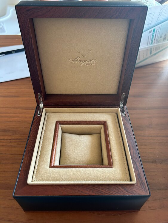 ブレゲ タイプXX 3810T1 H2 3Z（高級時計）の商品画像 - 査定依頼日：2025年3月23日 - 最高査定価格：1,300,000円