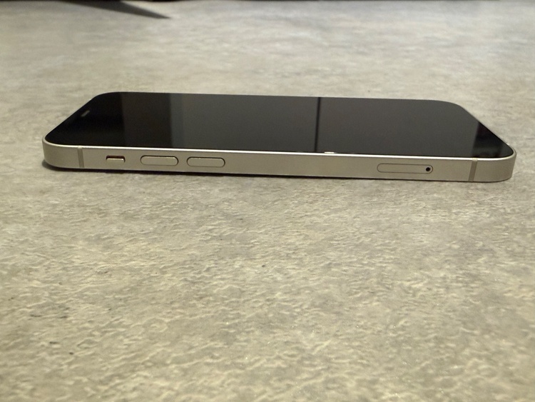iPhone 12 128GB SIMフリー（スマホ）の商品画像 - 査定依頼日：2026年5月11日 - 最高査定価格：26,000円