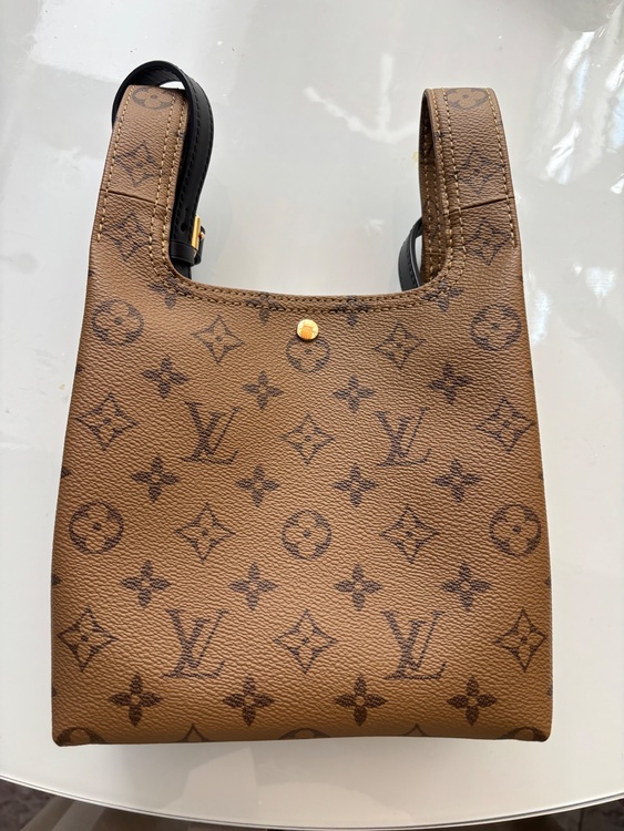 アトランティスbb（ブランドバッグ）の商品画像 - 査定依頼日：2025年11月6日 - 最高査定価格：300,000円