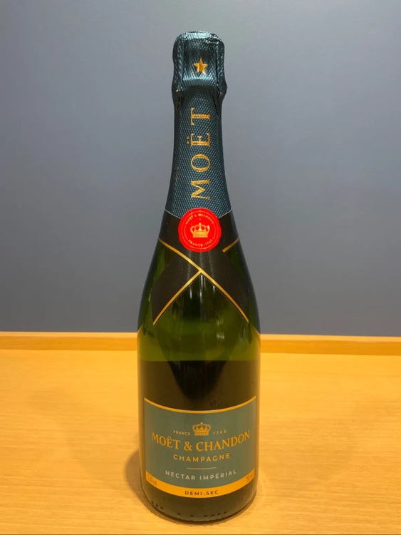 モエシャンドンネクターアンペリアル（お酒）の商品画像 - 査定依頼日：2025年10月27日 - 最高査定価格：5,000円