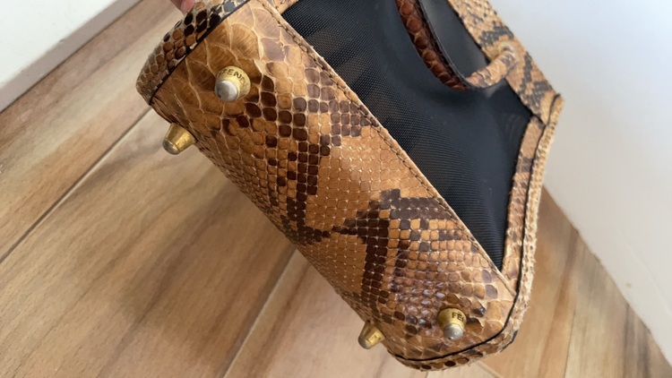 フェンディ  （ブランドバッグ）の商品画像 - 査定依頼日：2025年9月7日 - 最高査定価格：10,000円