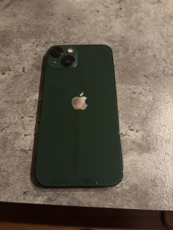 iPhone 13 128GB Softbank（スマホ）の商品画像 - 査定依頼日：2026年3月28日 - 最高査定価格：36,000円