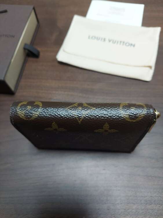 ジッピーコインパース（ブランド財布・小物）の商品画像 - 査定依頼日：2025年1月26日 - 最高査定価格：25,000円