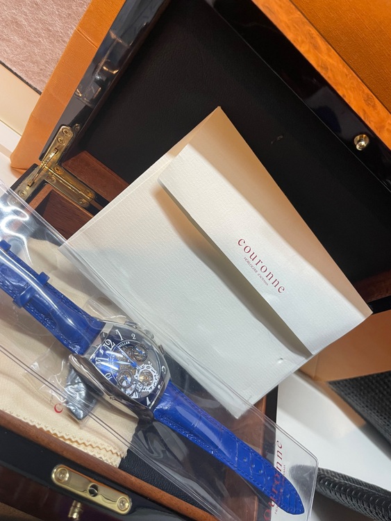 フランク ミュラー トノウ カーベックス クロノグラフ ビッグデイト（高級時計）の商品画像 - 査定依頼日：2025年6月30日 - 最高査定価格：900,000円