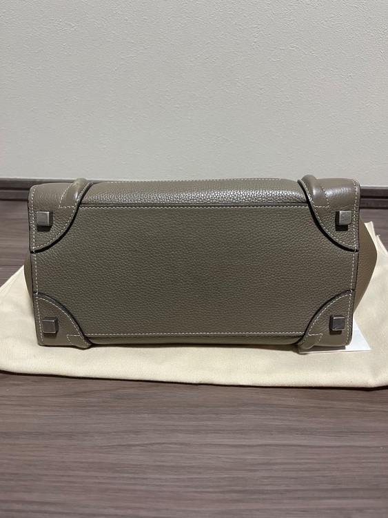 セリーヌ ラゲージ マイクロ スリ（ブランドバッグ）の商品画像 - 査定依頼日：2025年9月24日 - 最高査定価格：65,000円