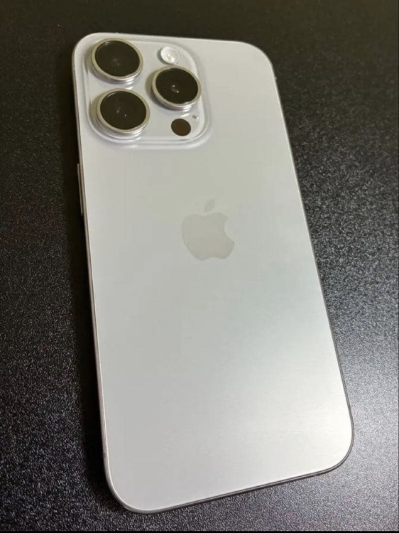 iPhone 15 Pro 256GB Softbank（スマホ）の商品画像 - 査定依頼日：2026年3月15日 - 最高査定価格：76,000円