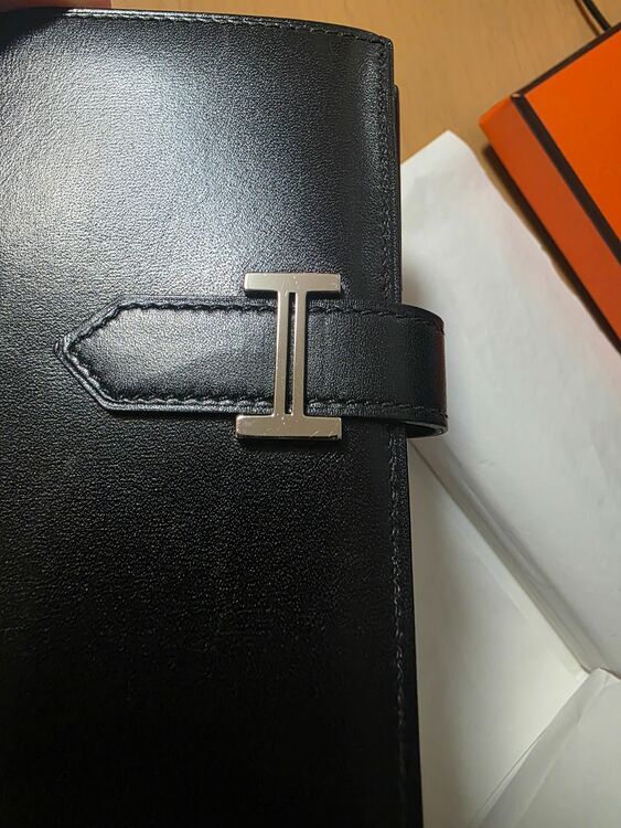 HERMES　ベアンコンパクト　ボックスカーフ（ブランド財布・小物）の商品画像 - 査定依頼日：2025年8月24日 - 最高査定価格：70,000円