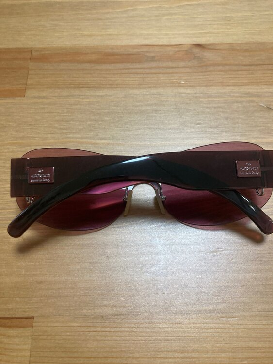 サングラス（古着・ファッション）の商品画像 - 査定依頼日：2025年5月28日 - 最高査定価格：4,500円