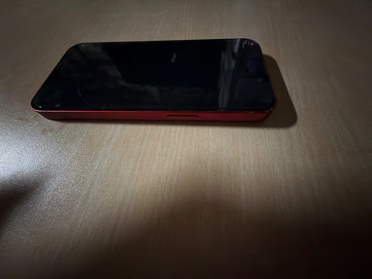 iPhone 13 128GB au（スマホ）の商品画像 - 査定依頼日：2026年3月5日 - 最高査定価格：28,000円