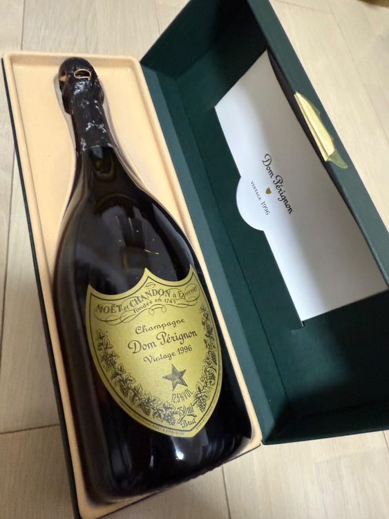 シャンパン ドン・ペリニヨン （お酒）の商品画像 - 査定依頼日：2025年10月15日 - 最高査定価格：19,800円