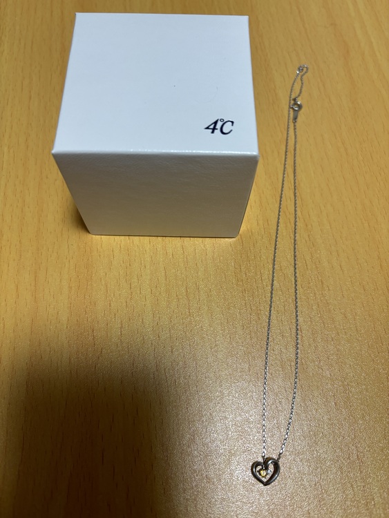 4°Cネックレス（金・貴金属）の商品画像 - 査定依頼日：2025年2月26日 - 最高査定価格：2,000円